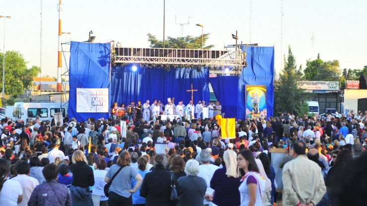 Domingo de Ramos en el Cruce Varela  